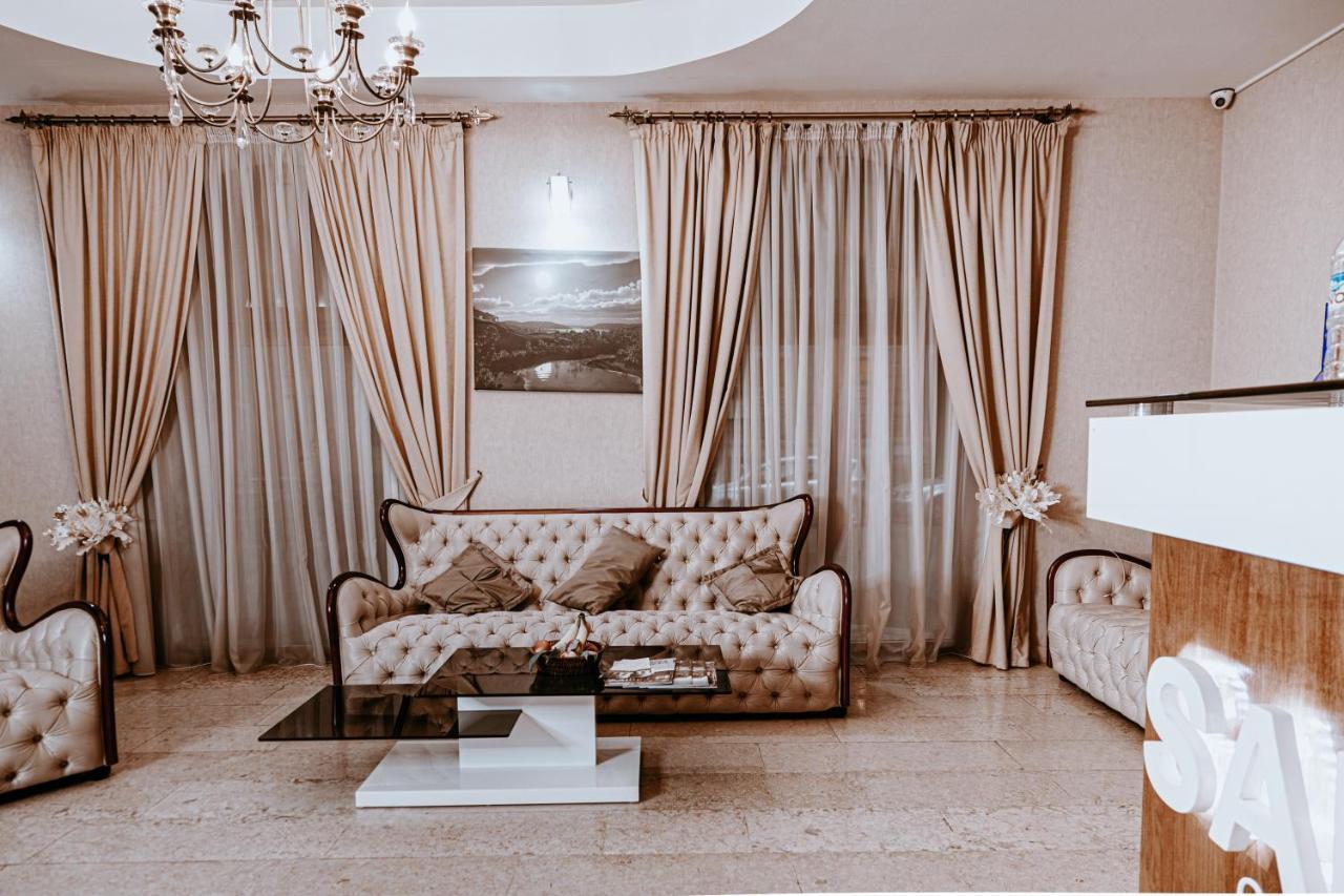 Sama Grand Hotel Тбілісі Екстер'єр фото