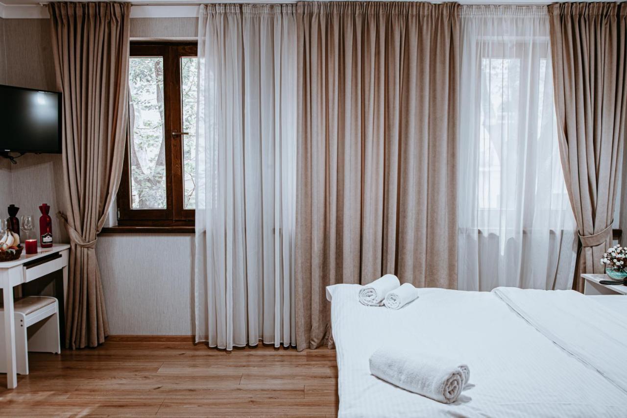 Sama Grand Hotel Тбілісі Екстер'єр фото