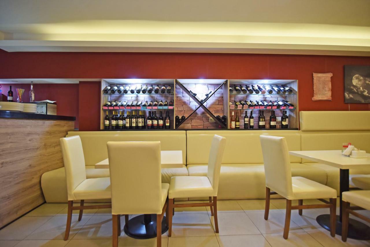 Sama Grand Hotel Тбілісі Екстер'єр фото
