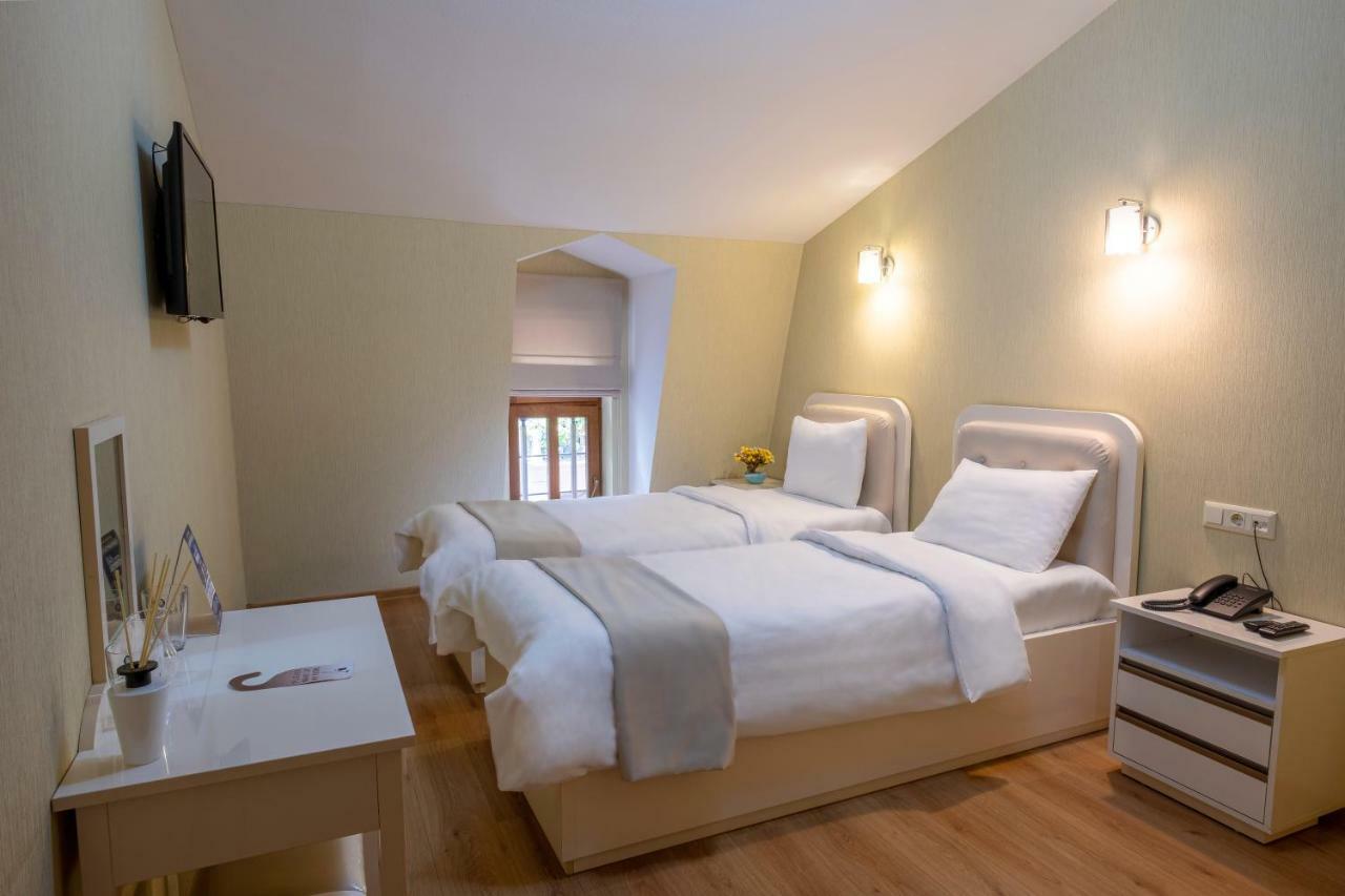 Sama Grand Hotel Тбілісі Екстер'єр фото
